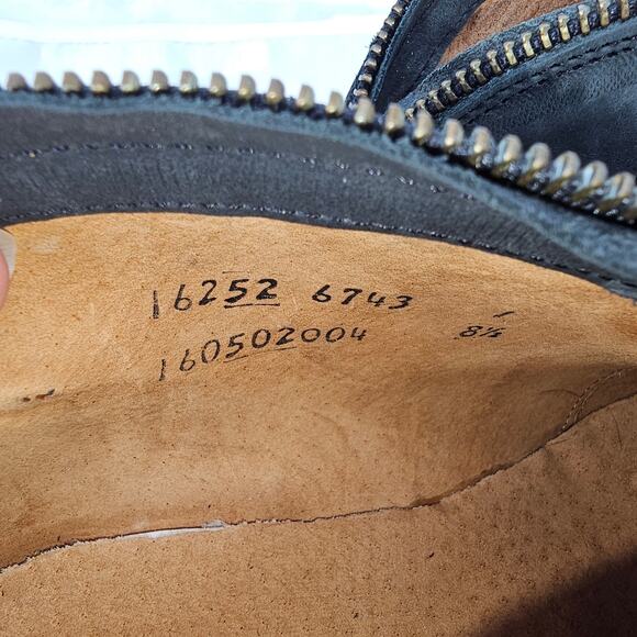 Very Volatile Gray Suede Leather Western Boho Block Heel Zip Ankle Booties 8.5 - Picture 7 of 13